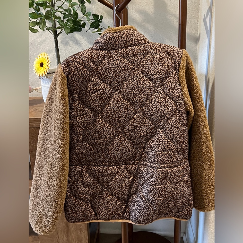 Amazon Essentials Leopard Print Jacket with Tan S… - image 4